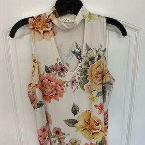 Gaze Floral High-Neck Sleeveless Blouse